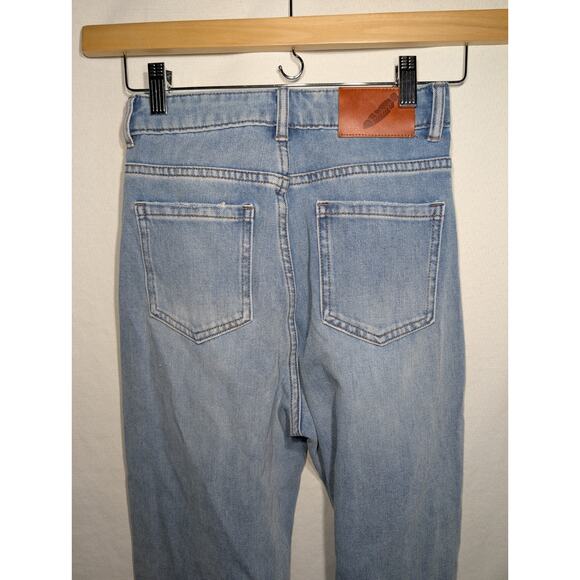 Women's Light Wash Straight Leg High Rise Jeans Sz 26 Comfort Stretch - Picture 4 of 7